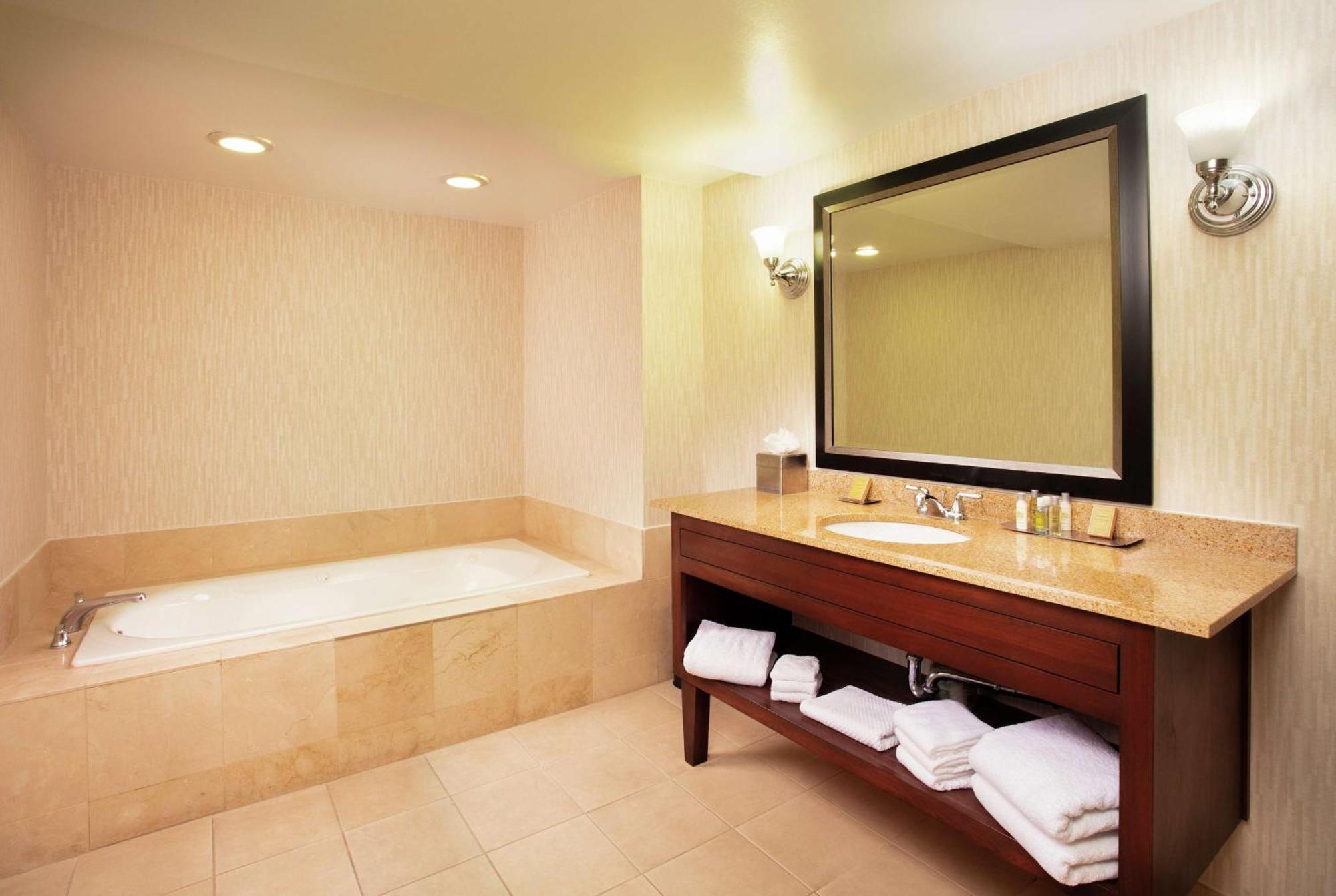 Doubletree By Hilton Hotel Columbia Buitenkant foto